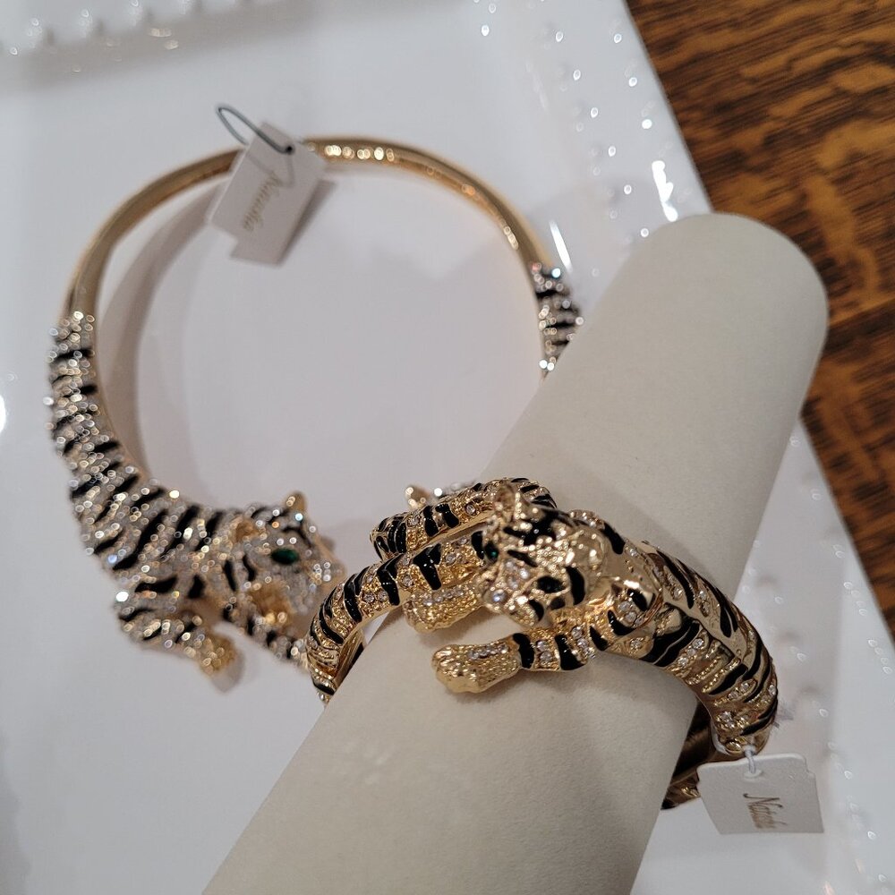 Stunning Natasha Tiger Bracelet. Sparkly. Gold Tone. New. - Picture 5 of 14